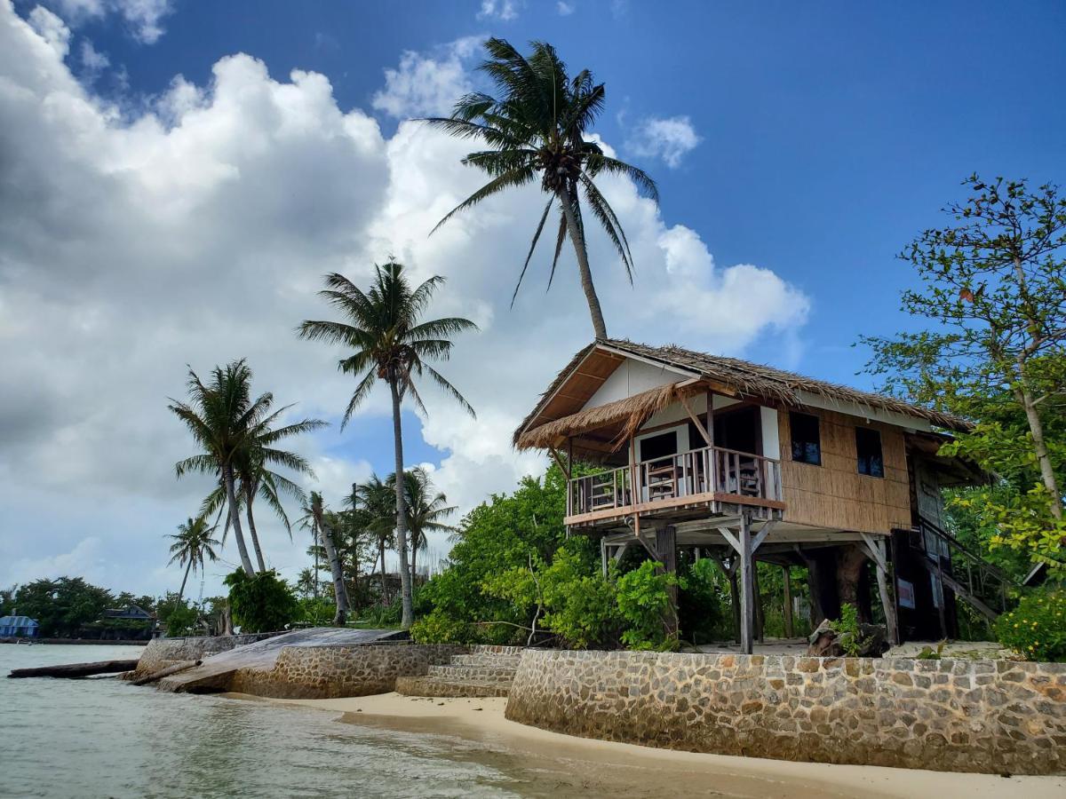Patrick'S On The Beach Resort General Luna  Exteriör bild